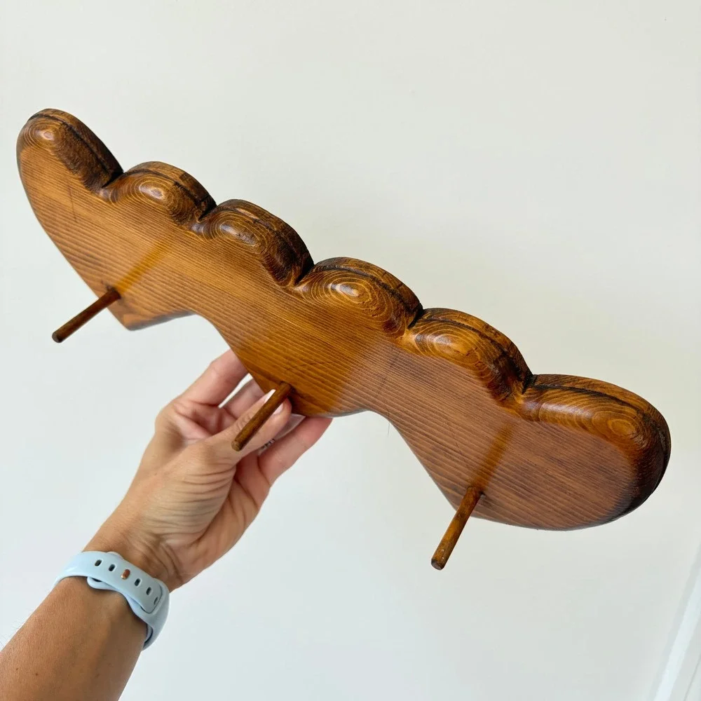 Vintage Wooden Triple Heart Wall Rack 3 Peg Hook Brown Rustic Nursery Entryway